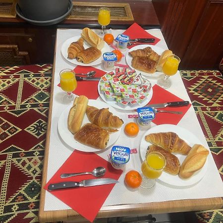 Hotel Le Bon Moine Реймс Екстериор снимка
