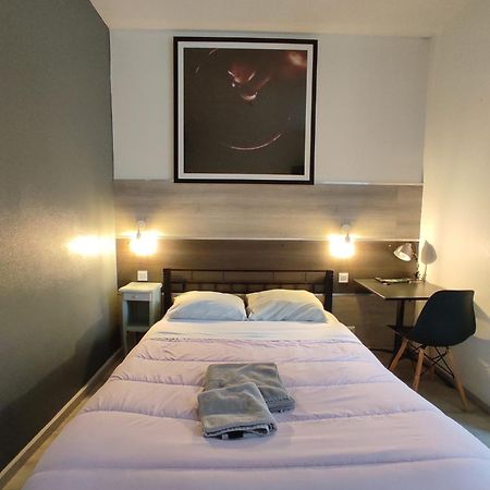 Hotel Le Bon Moine Реймс Екстериор снимка