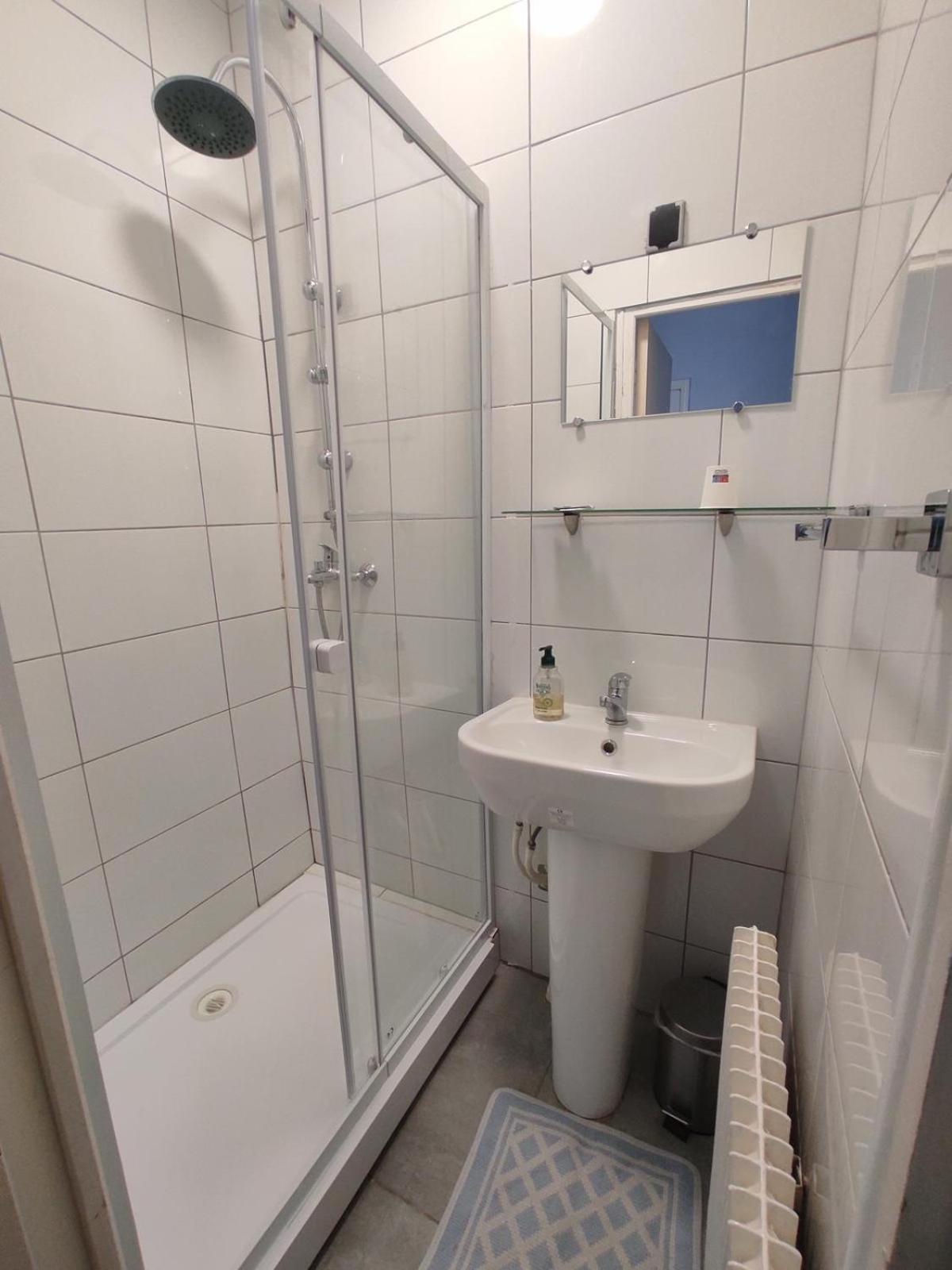 Hotel Le Bon Moine Реймс Екстериор снимка