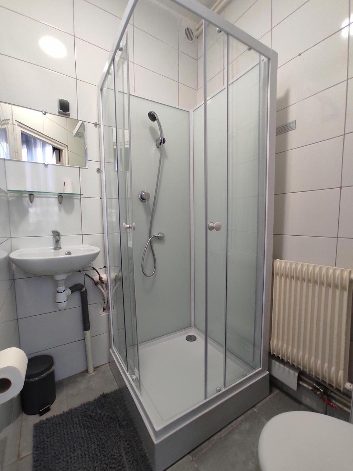 Hotel Le Bon Moine Реймс Екстериор снимка