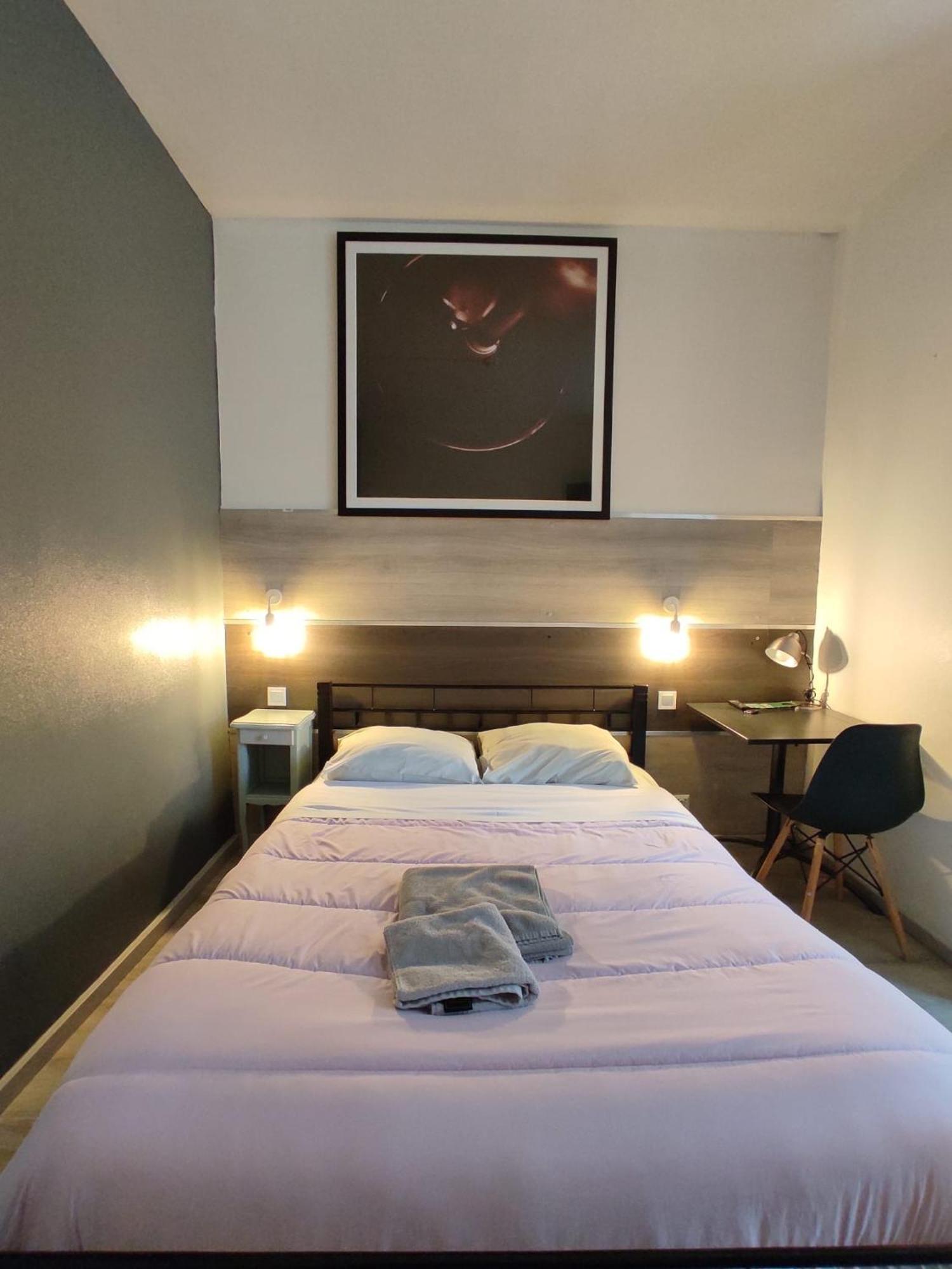 Hotel Le Bon Moine Реймс Екстериор снимка